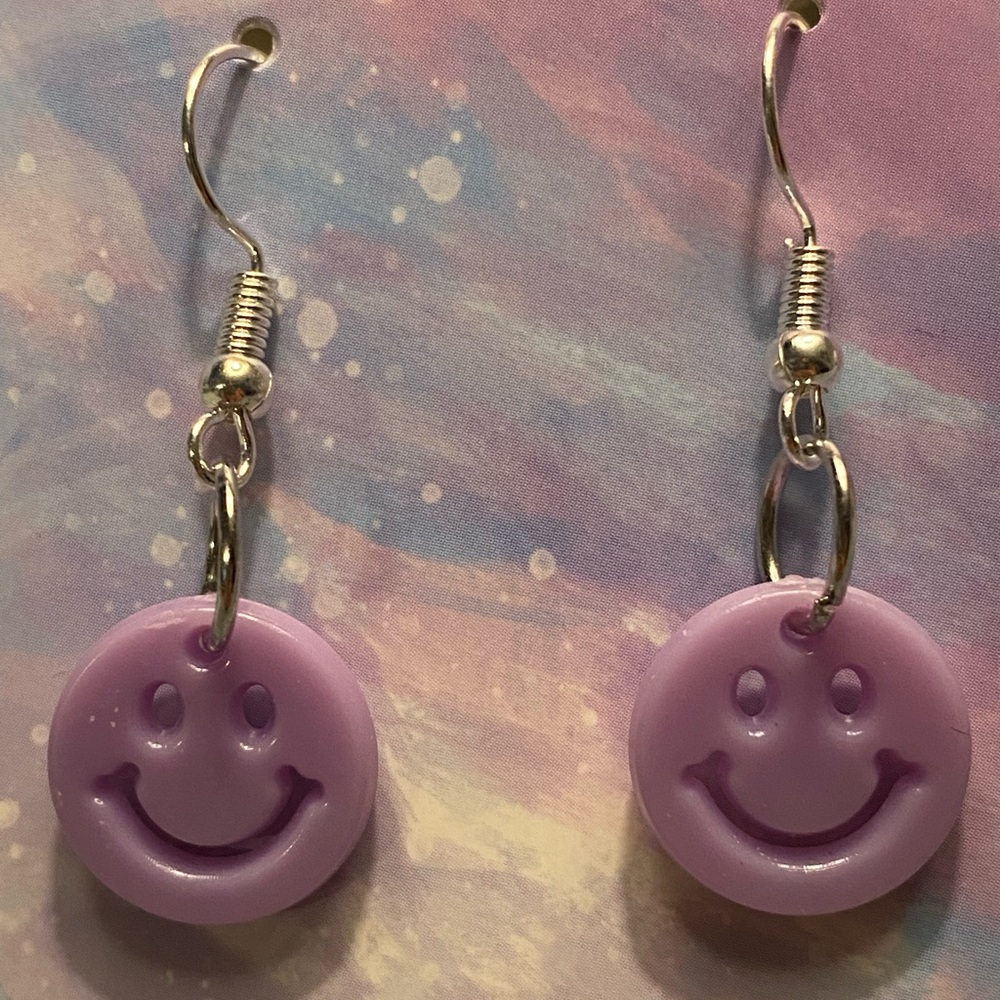 Kandi smiley face earrings kawaii